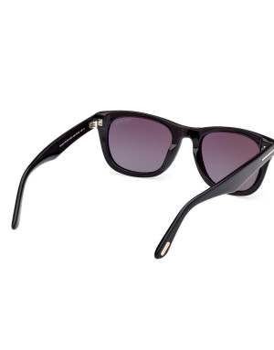 Occhiali da Sole Tom Ford FT1076 01B disponibili online da Ottica Ricci