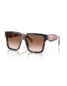 Occhiali da sole Prada 24ZS 23A0A6 disponibili online da Ottica Ricci